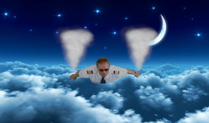 Datei:Chemtrails at night.jpg