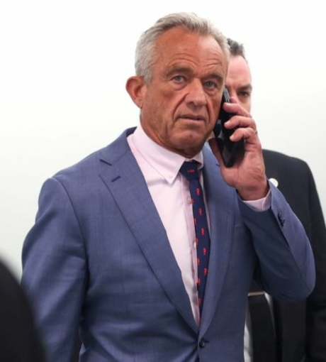 Datei:Robert Kennedy jr Mobiltelefon.jpg