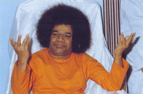 Datei:Sathyasaibaba.jpg