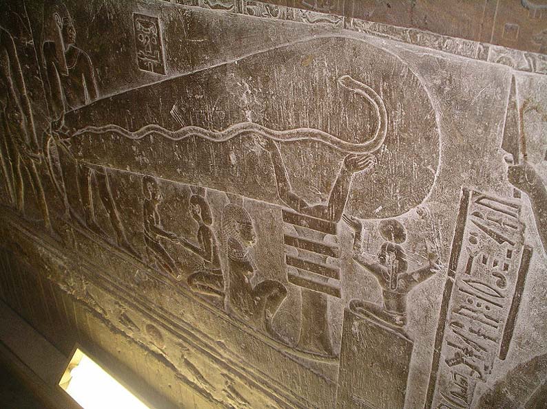 Datei:Dendera1.jpg