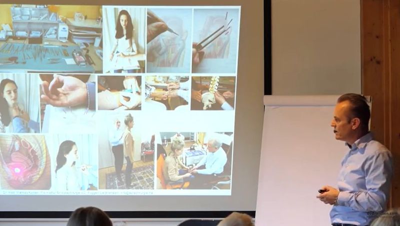 Datei:Mathias Kuenlen Aurachirurgie.jpg