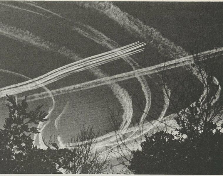 Datei:Chemtrails 1944.jpg