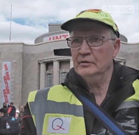 Fichier:Qanon Hygienedemo April 2020.jpg