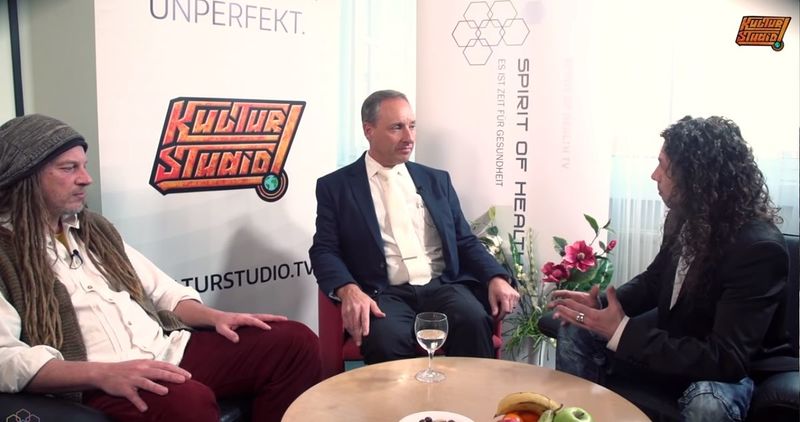 Fichier:1200px-Ivo Sasek Kulturstudio.jpg